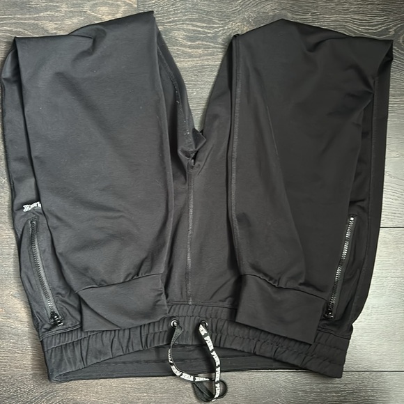 VS PINK JOGGING PANTS. SIZE M. - Picture 5 of 5